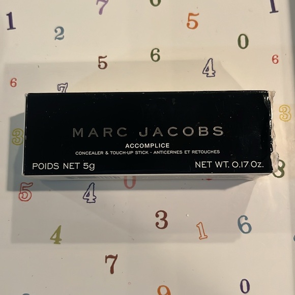 3/$50 Marc Jacobs Accomplice Concealer Tan 46 - Picture 6 of 7